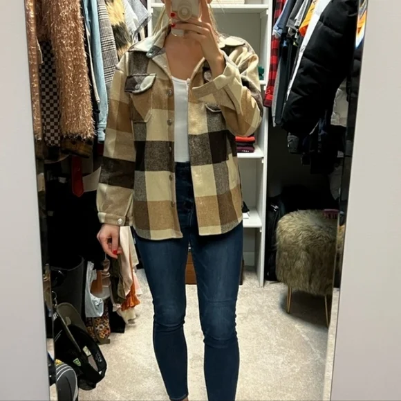 Vici Plaid Shacket - Picture 3 of 5